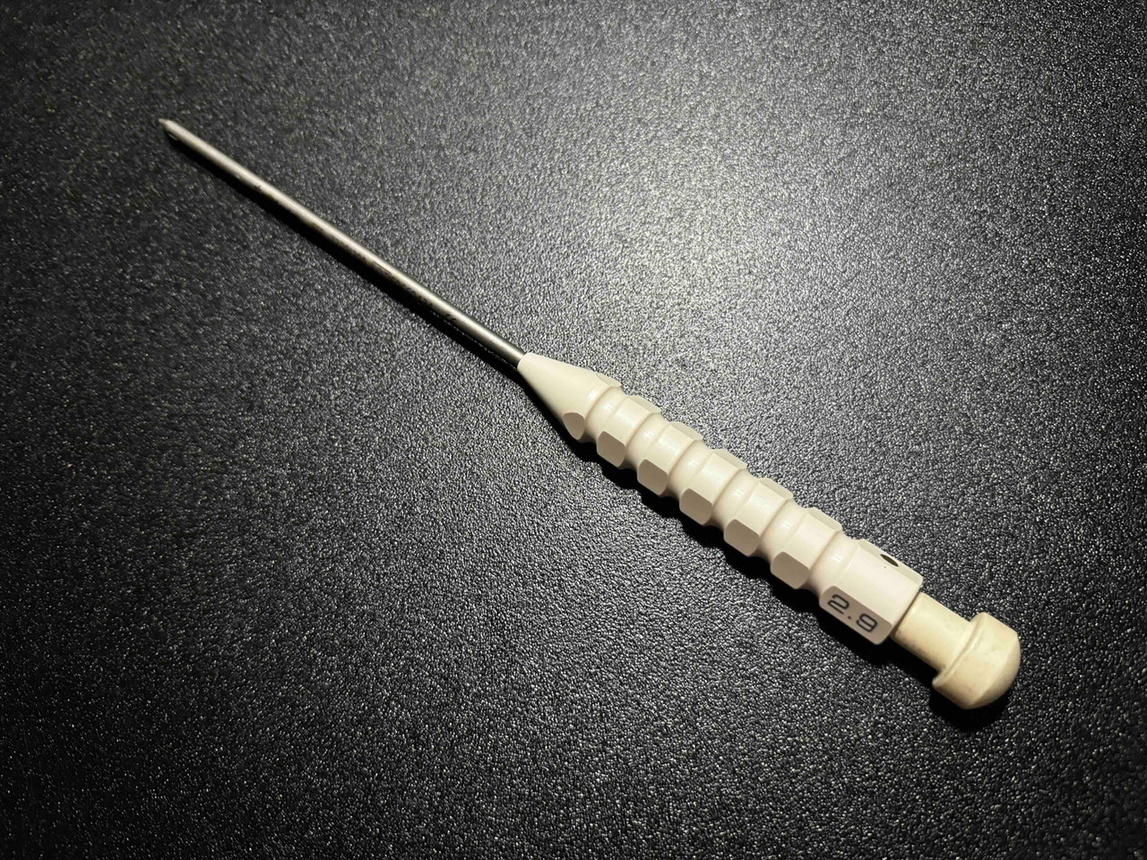 Handle photo of Smith & Nephew 72201390 Crown Tip Inline Drill Guide & Obturator 2.9mm