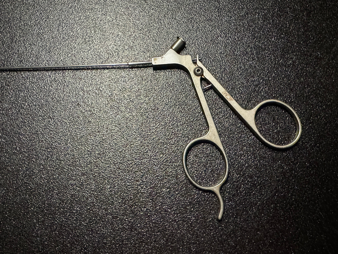 Handle photo of ACMI GYB-5 Semi Rigid Biopsy Cup Forceps, 5 Fr, 42cm