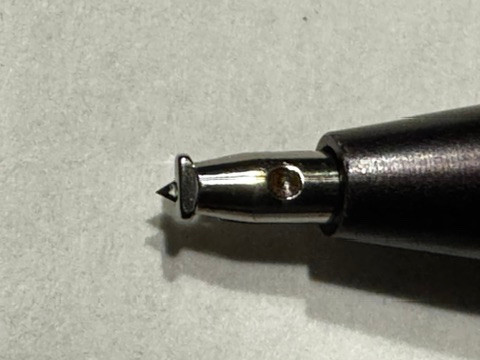 Blade photo of Accutome AE16885 LRI Diamond Knife, 0.6mm