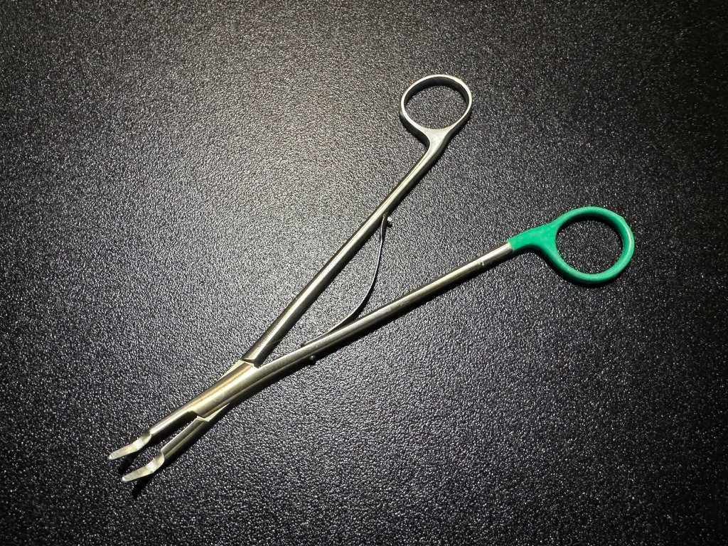 Photo of Weck 337085 Horizon Medium-Large Open Clip Applier, ANG, 8"