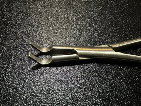 Jaw photo of Weck 337085 Horizon Medium-Large Open Clip Applier, ANG, 8"