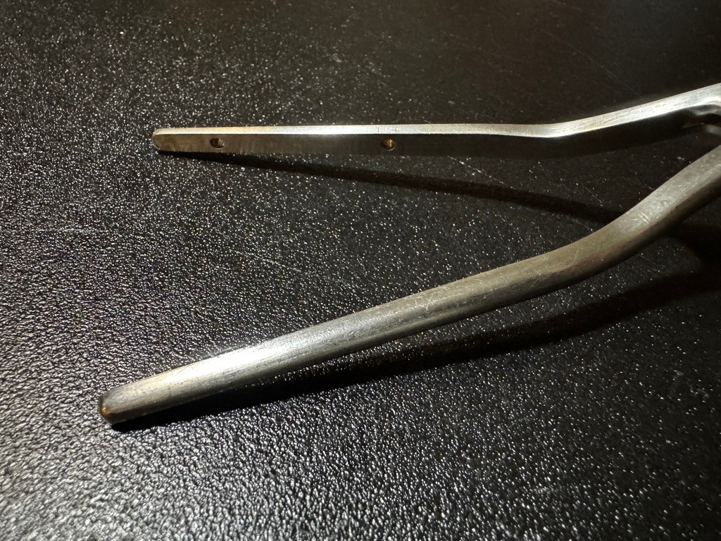 Jaw photo of Applied Medical A3311 Surgical Clamp, ANG, 10.5"