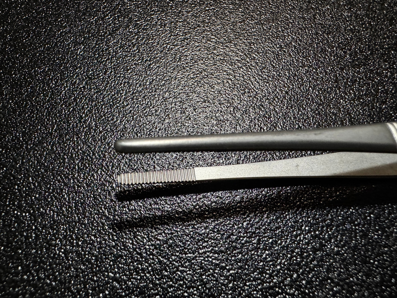 Jaw photo of Jarit 130-105 Dressing Forceps, 5 1/8"