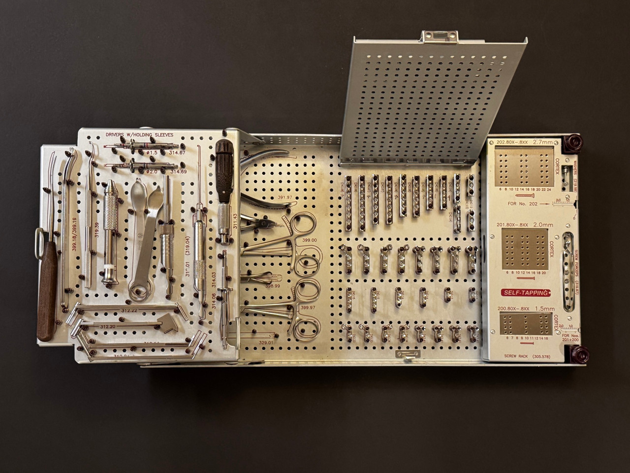 Open photo of Synthes 105.488 Self-Tapping Mini Fragment Instrument and Implant Set