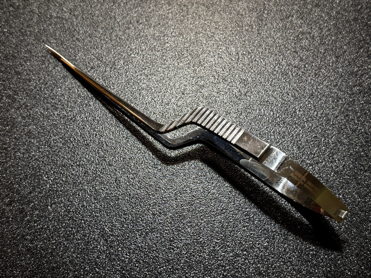 Side photo of Pilling Weck 395108 Bayonet Neurofeel Micro Scissors