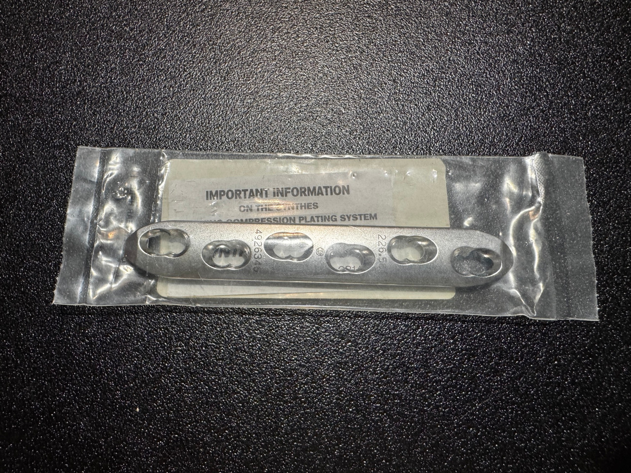 Plate photo of Synthes 226.561 4.5mm Broad LCP Plate, 6H, 116mm