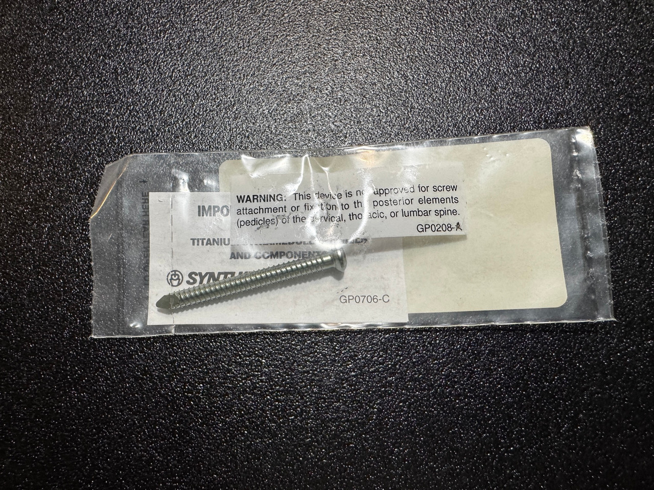 Screw photo of Synthes 458.952 5.0mm Titanium Locking Screw 52mm