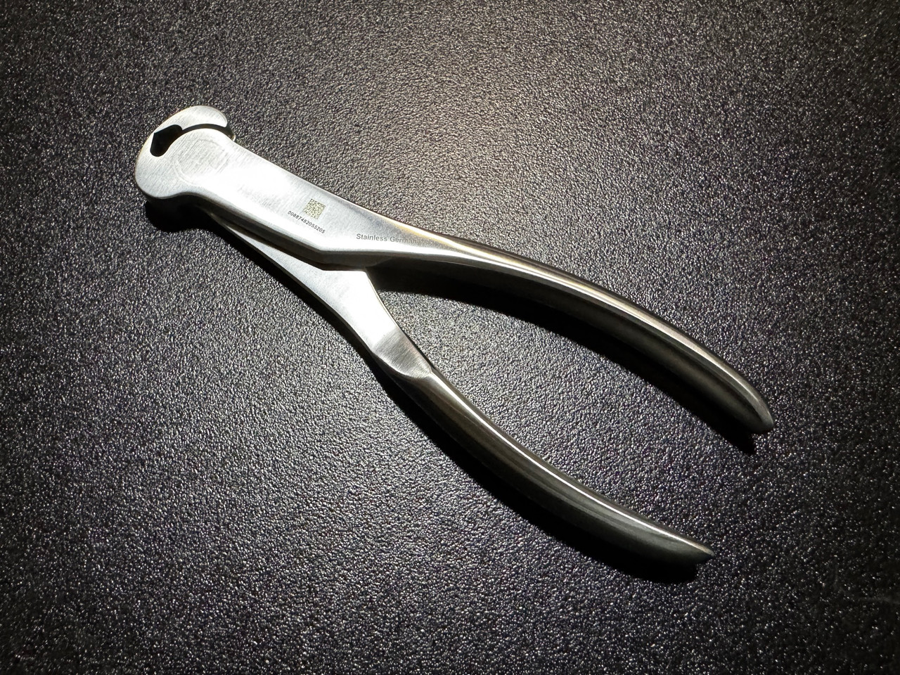Handle photo of Symmetry 14-3030 Cannulated Pin Cutter, End Cut (New)