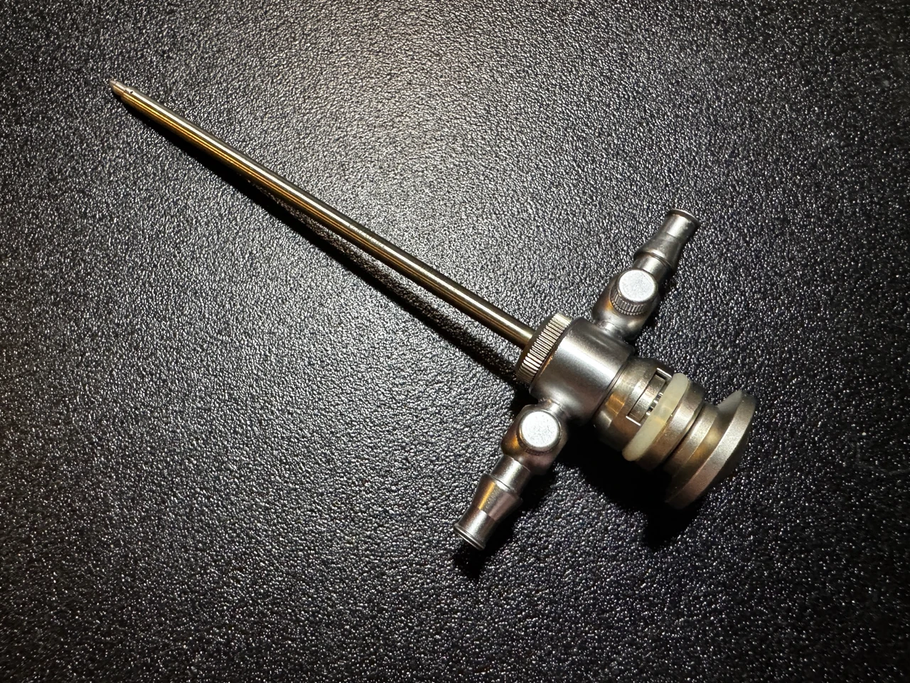 Bottom photo of Stryker 343-331-450 Arthroscopic 4.0mm Rotating Cannula w/ Obturator