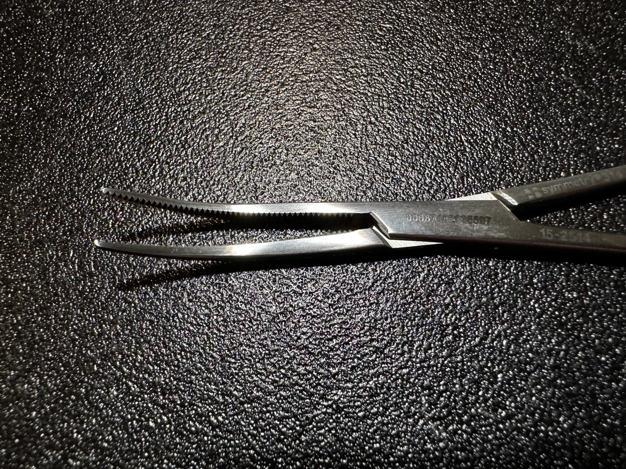 Jaw photo of Symmetry 15-2514 Crile-Baby Artery Forceps, CVD, 5.75" (New)