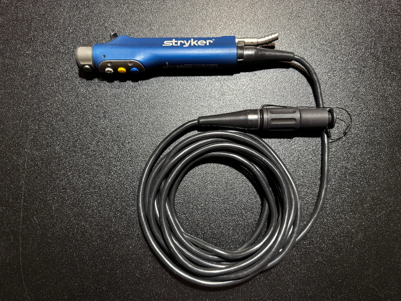 Left photo of Stryker 375-708-500 Formula 180 Shaver Handpiece w/ Buttons