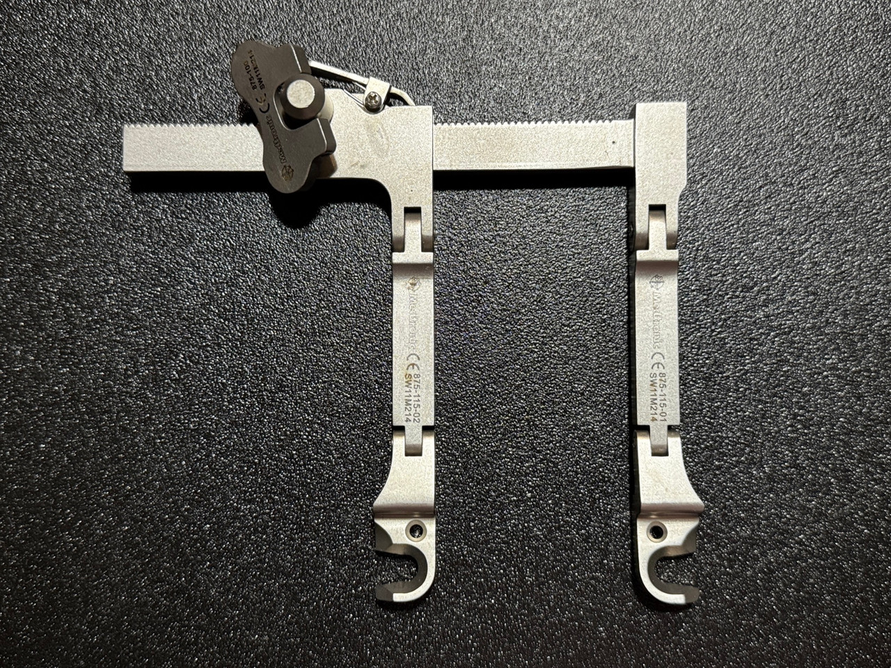 Photo of Medtronic 875-115 TrimLine Longitudinal Self Retaining Retractor Frame