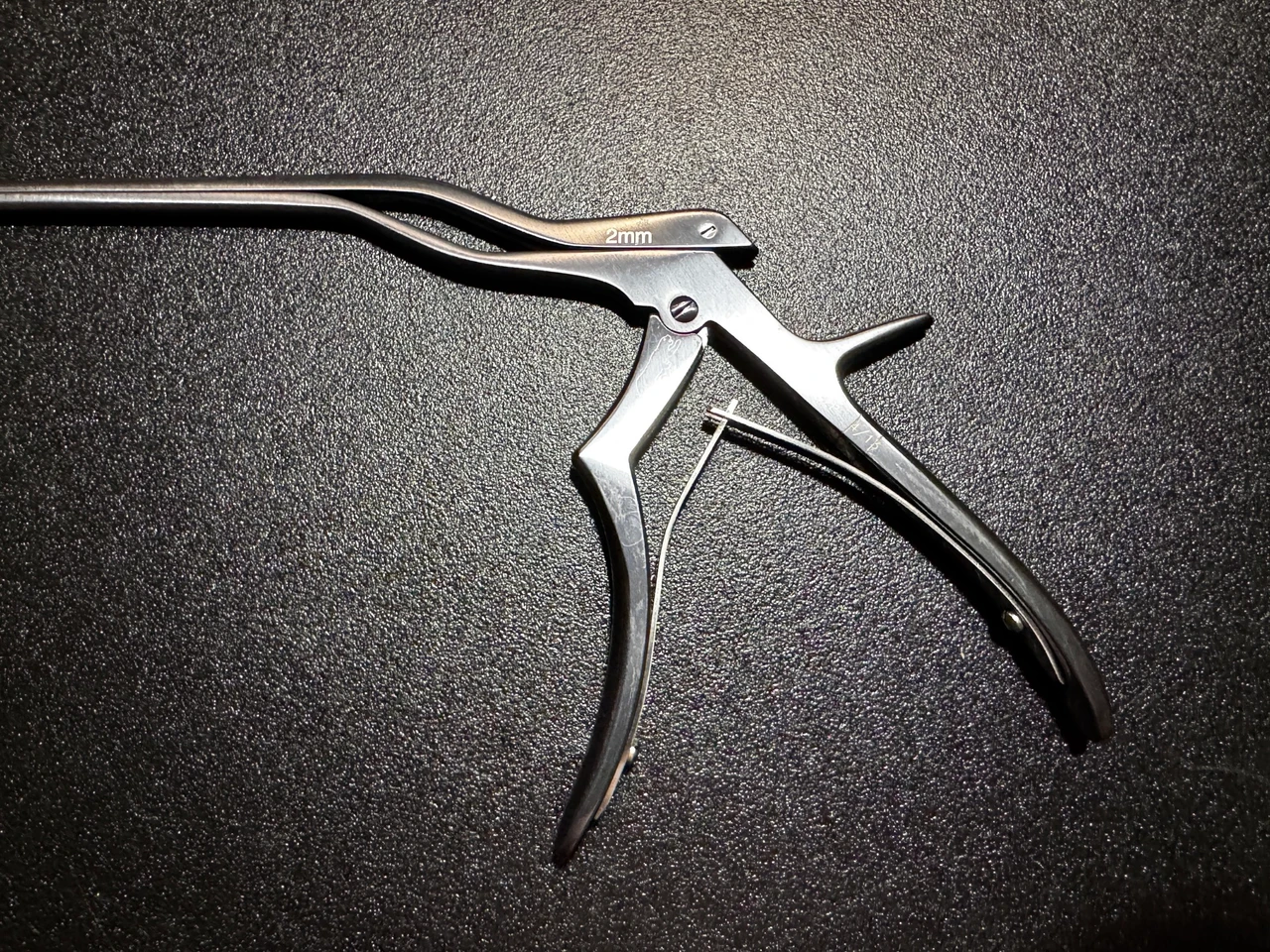 Handle photo of BOSS 70-2242P Bayonet Micro Kerrison, Panther Coating, 2mm, 90°, 9"