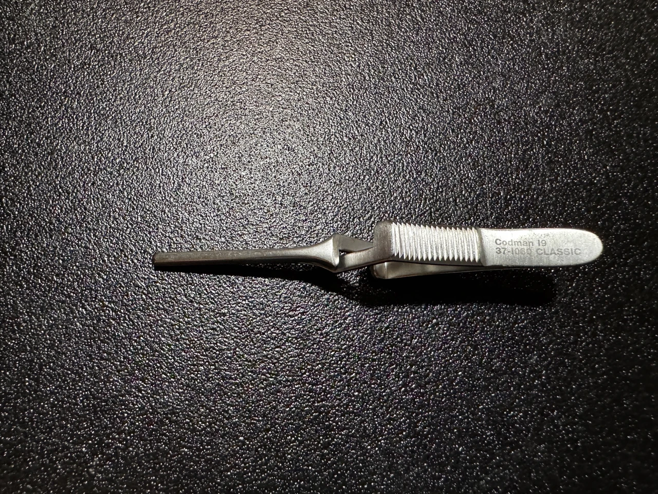 Side photo of Codman 37-1060 Gregory Bulldog Clamp, STR, Short, 3.5"