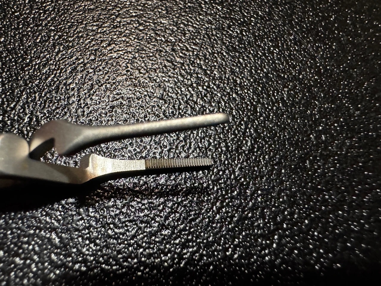 Jaw photo of V. Mueller CH6078-001 Micro Cross-Action Bulldog Clamp, STR, 2"
