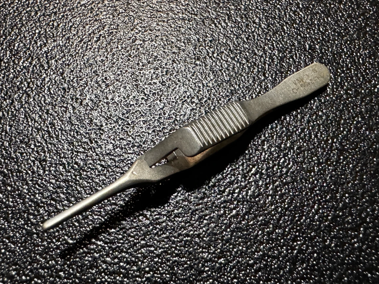 Photo of V. Mueller CH6078-001 Micro Cross-Action Bulldog Clamp, STR, 2"