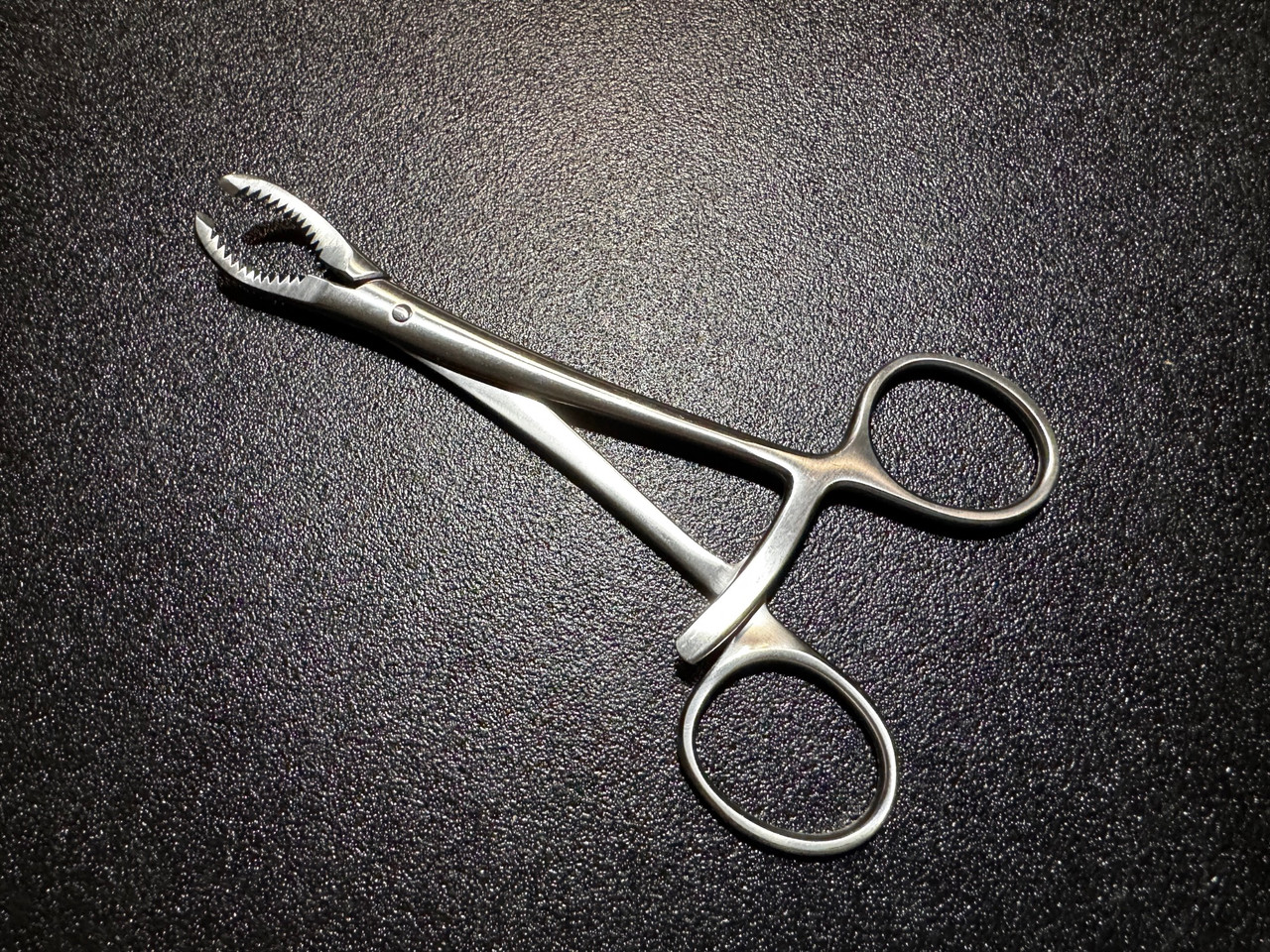 Handle photo of Jarit 225-137 Lobster Claw Bone Reduction Forceps, 5.5"