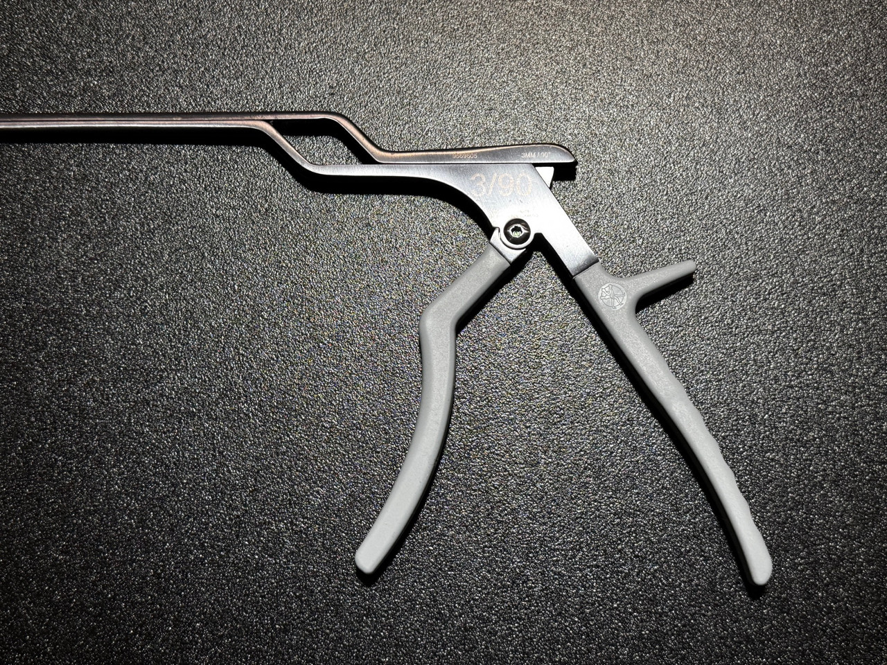 Handle photo of Medtronic 9569605 METRx Bayonet Kerrison Rongeur, 90°, 3mm