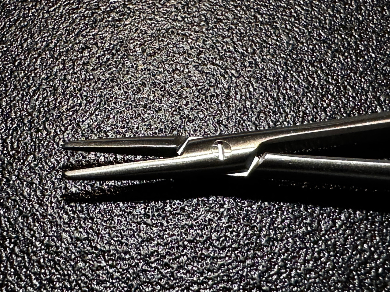 Jaw photo of Symmetry 55-2525 Diamond Jaw Jacobson Micro Needle Holder, 8"