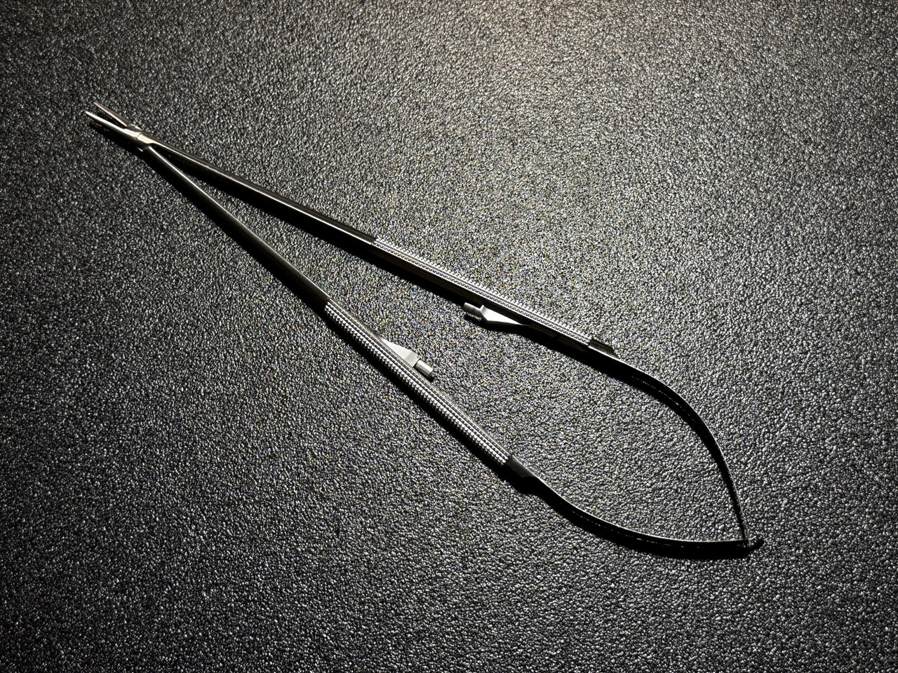 Top photo of Symmetry 55-2525 Diamond Jaw Jacobson Micro Needle Holder, 8"