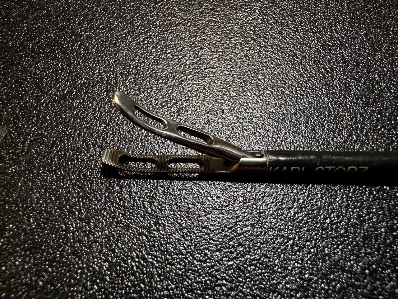 Jaw photo of Storz 33326CC Clickline Laparoscopic Croce-Olmi Grasping Forceps, 5mm X 36cm