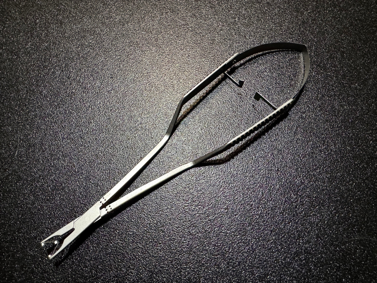 Photo of Codman 20-5203 SUNDT Slim-Line Aneurysm Clip Applier, Hinged, 8"