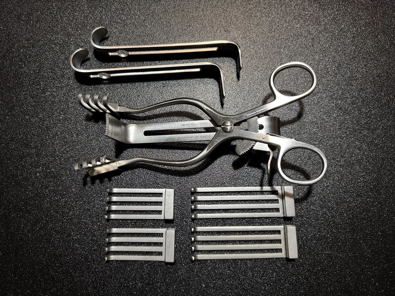 Side photo of Symmetry 55-8999 Henley Self-Retaining Carotid Retractor Set