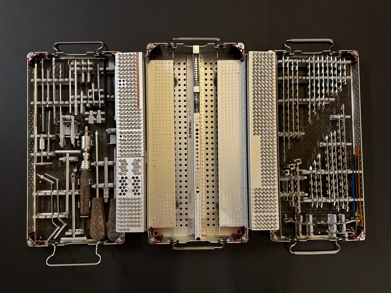 Open photo of Synthes 115.40X LCP Locking Large Fragment Instrument, Plate & Screw System