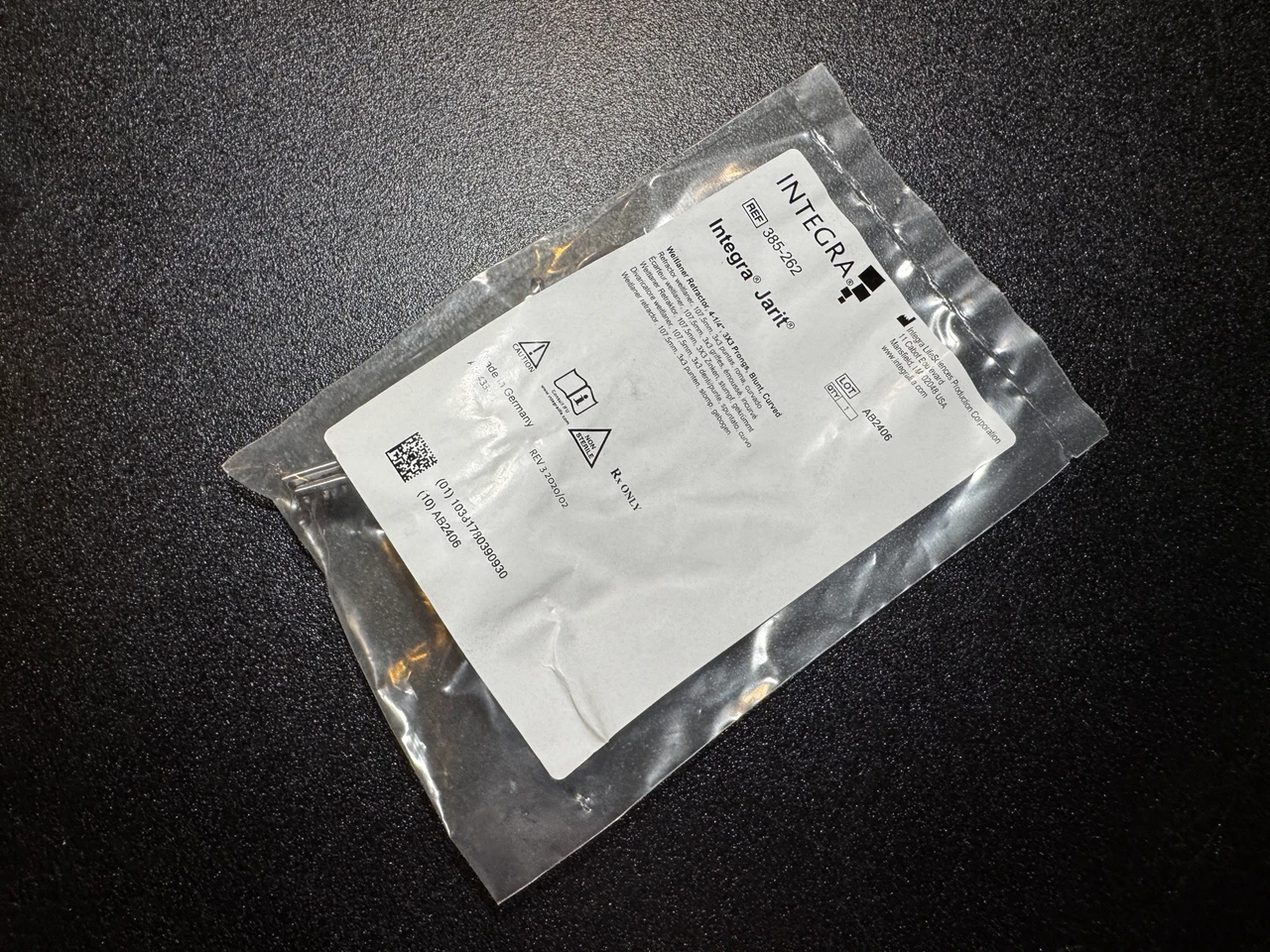Package photo of Jarit 385-262 Weitlaner Retractor, Blunt, 4 ⅛" (New)