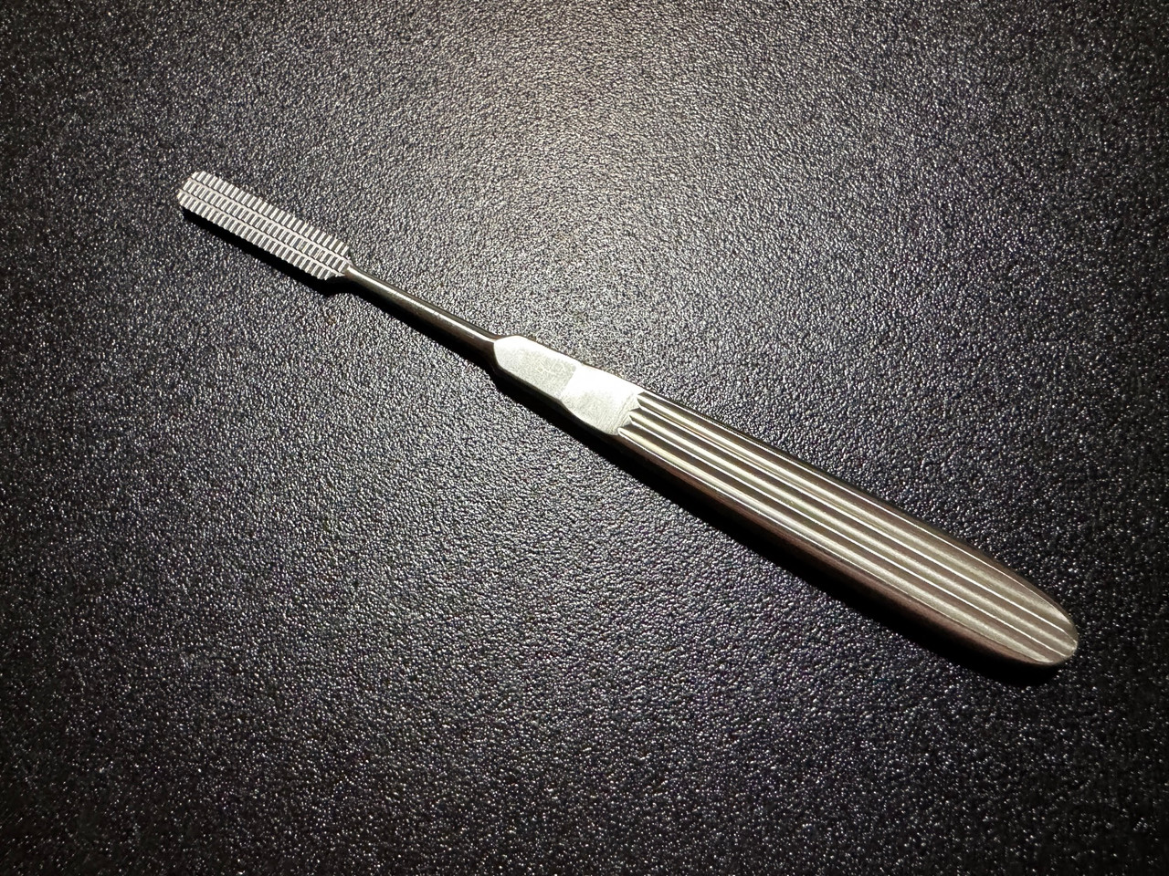 Handle photo of Aesculap OL407R Maltz Bone Rasp, 9mm, DWN, 6.5"