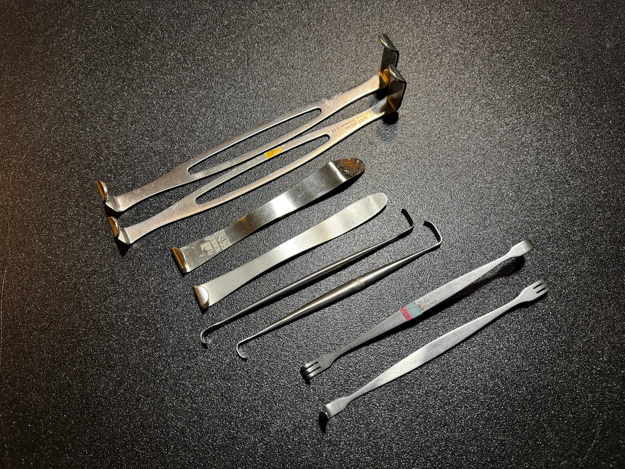 Retractor photo of Konig MDS3422 Podiatry Surgical Instrument Set