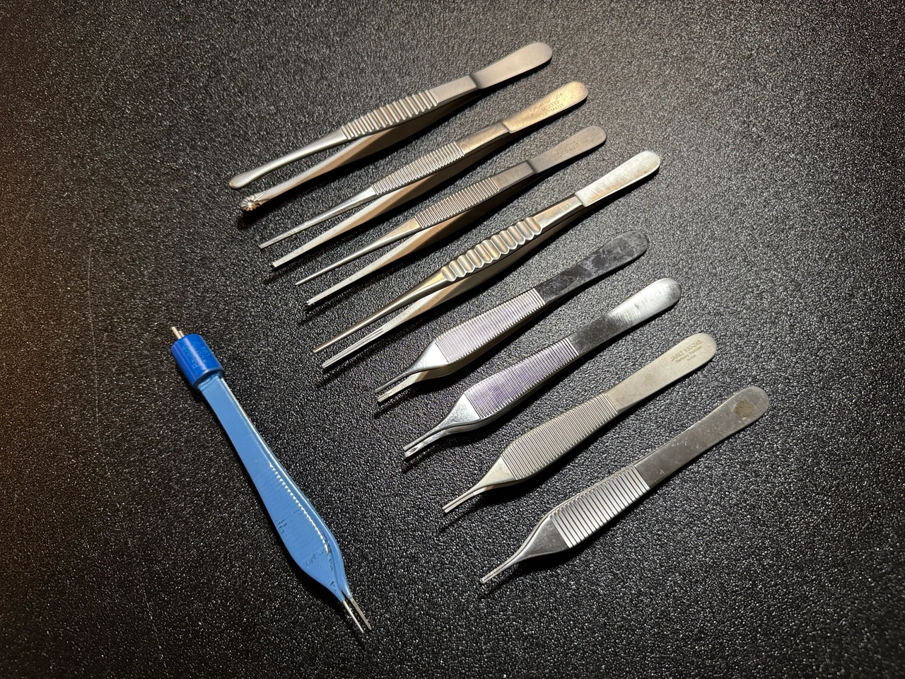 Forceps photo of Konig MDS3422 Podiatry Surgical Instrument Set