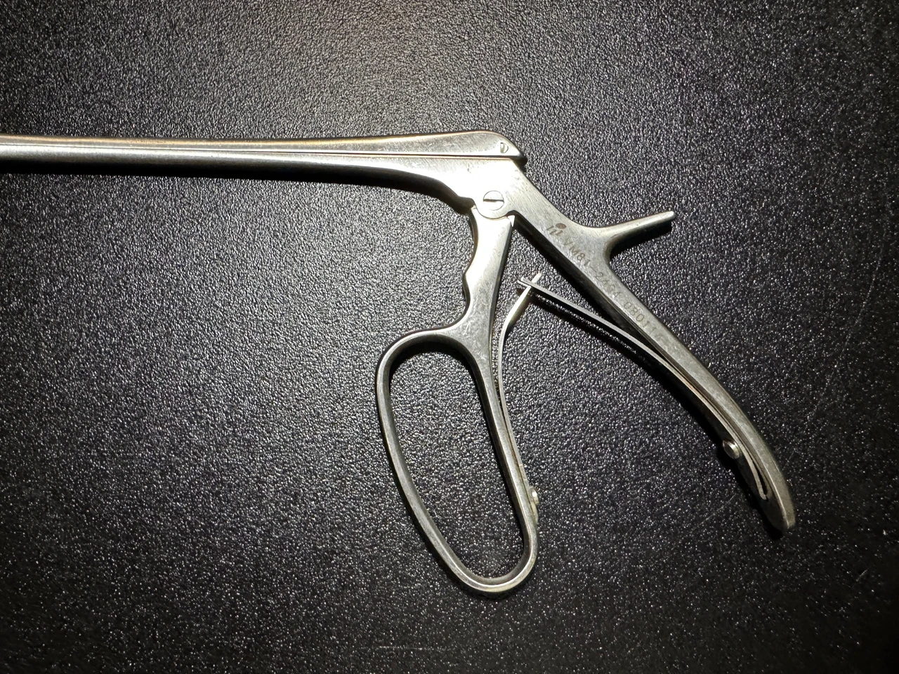 Handle photo of Avalign VM81-2464 Ferris-Smith IVD Disc Rongeur, STR, 4mm, 7"