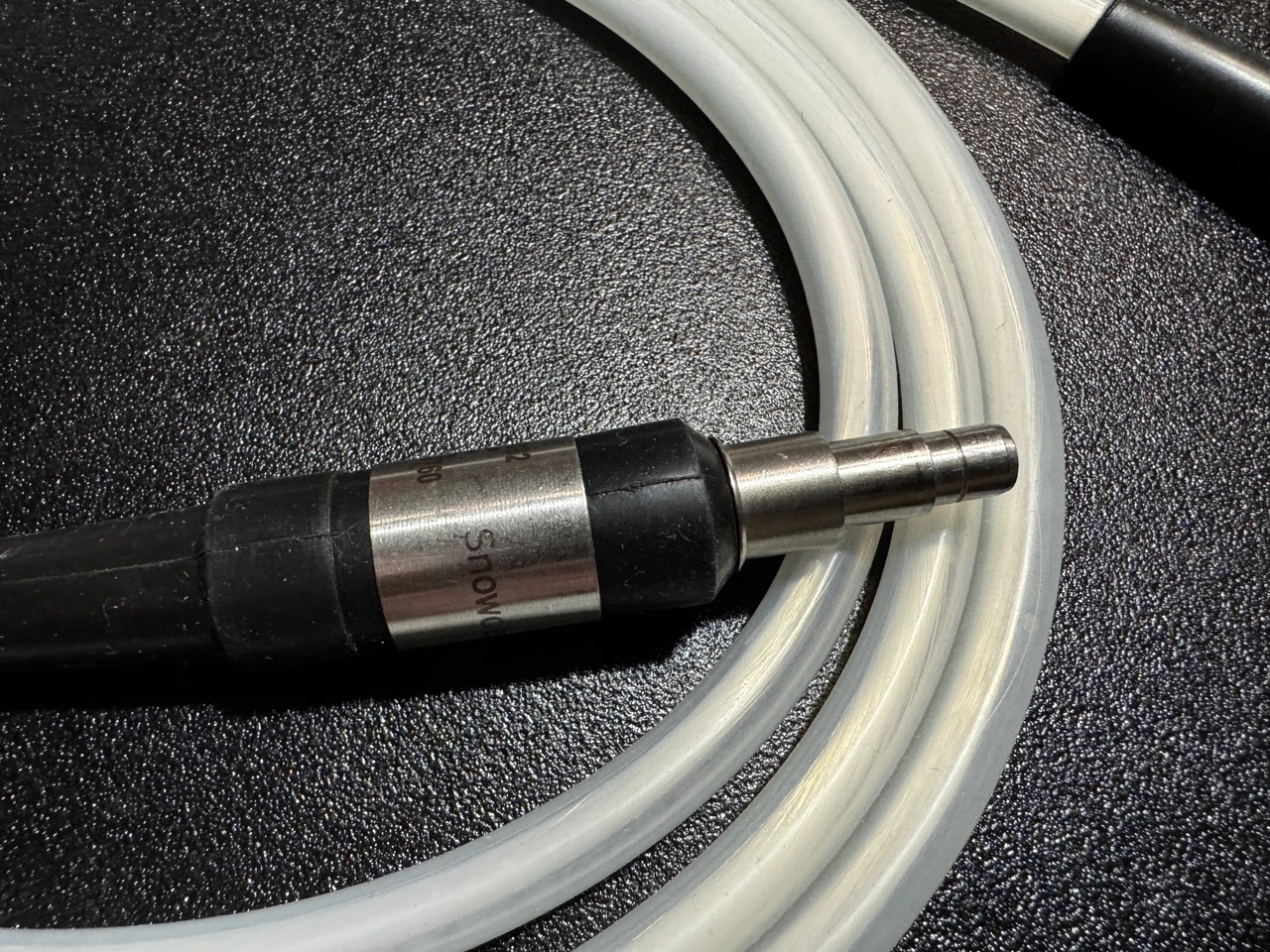 Light source connection photo of Snowden-Pencer 88-9760 Tebbetts Fiber Optic Cable, 7.5'