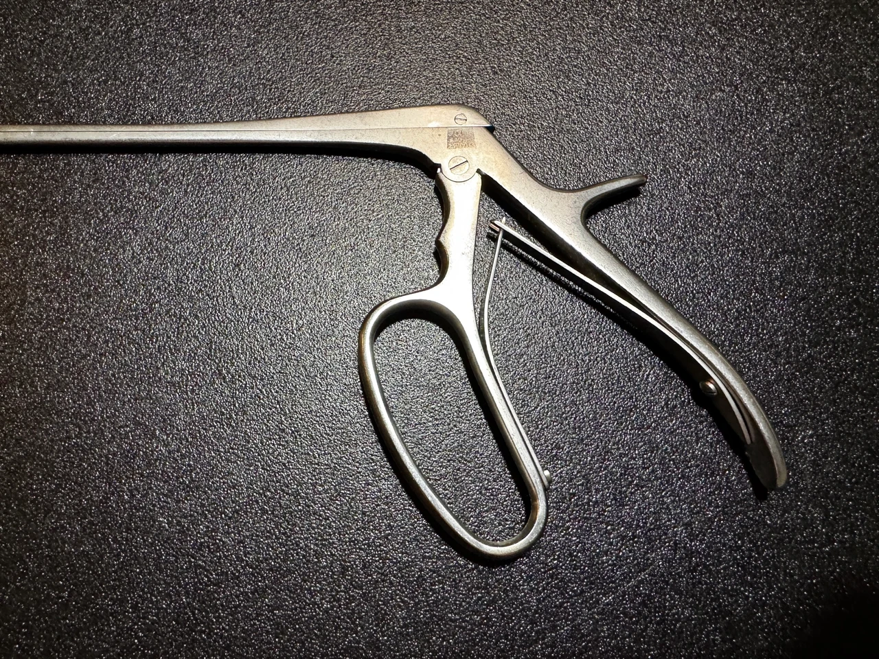 Handle photo of Alphatec Spine 64061 Piuitary Rongeur, STR, 4mm Jaw, 9"