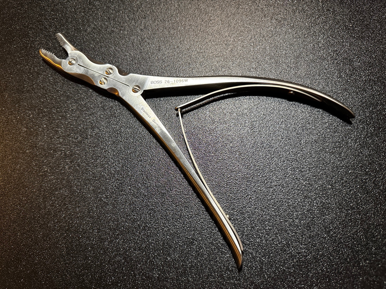 Handle photo of BOSS 26-1096W Toothed Leksell Rongeur, 8mm Bite, 9"