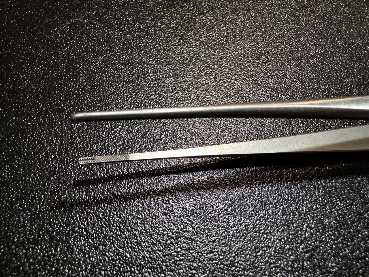 Tips photo of Symmetry 32-565 DeBakey Tissue Forceps, TC, 1.5mm, 8.25"