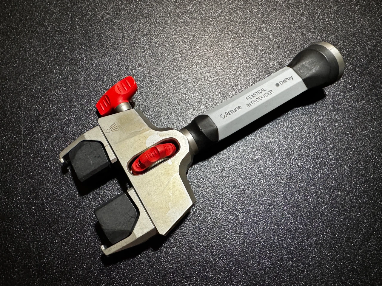 Photo of Depuy 254401005 Attune Femoral Introducer