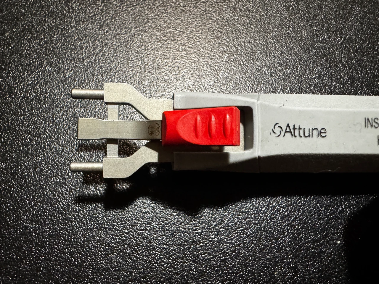 Head photo of Depuy 254505436 Attune Insert Trial Handle