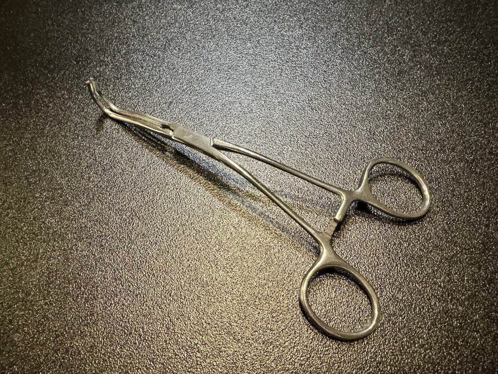 Handle photo of Codman 37-1210 Cooley Anastomosis Clamp, Standard, 6.5"