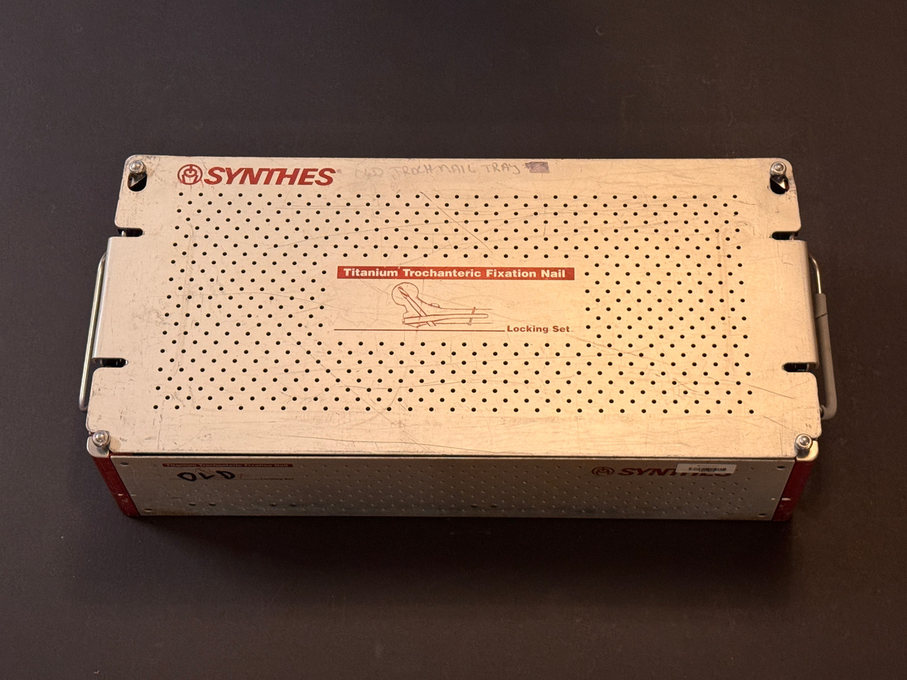 Case photo of Synthes 105.643 Titanium Trochanteric Fixation Nail Locking Set