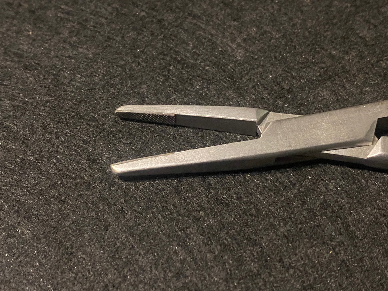 Jaw photo of Codman 9502N Left Hand Crile Wood Needle Holder, TC, 11" Jaw photo of Codman 9502N Left Hand Crile Wood Needle Holder, TC, 11"