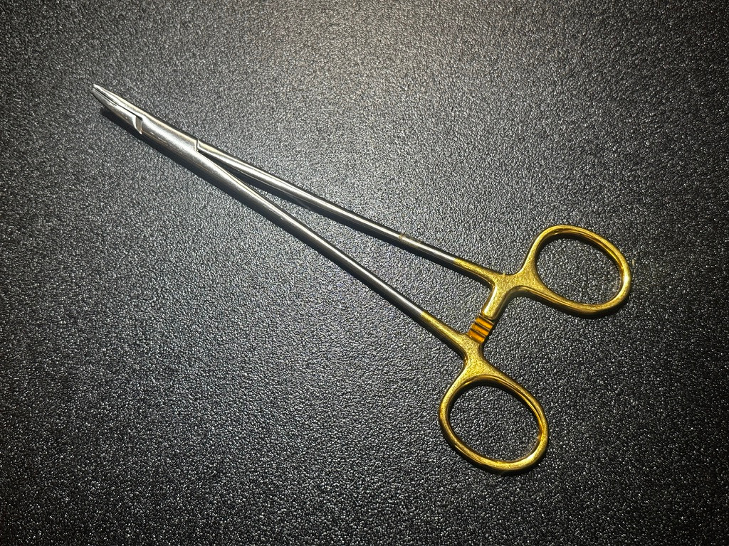 Handle photo of V. Mueller SU16122 Heaney Needle Holder, TC Inserts, 8"