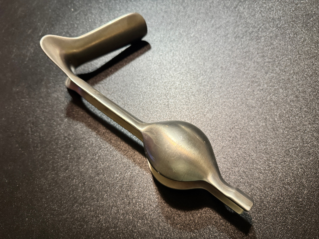 Side photo of Aesculap MD411 Auvard Vaginal Speculum