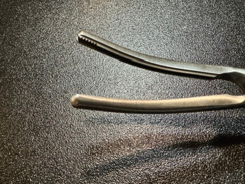 Jaw photo of Cooper Surgical Z16076GY Z-Clamp Hysterectomy Clamp, Slightly CVD, 9"