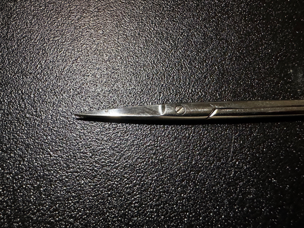 Blade photo of V. Mueller OP5530 Knapp Iris Scissors, Sharp, STR, 4"