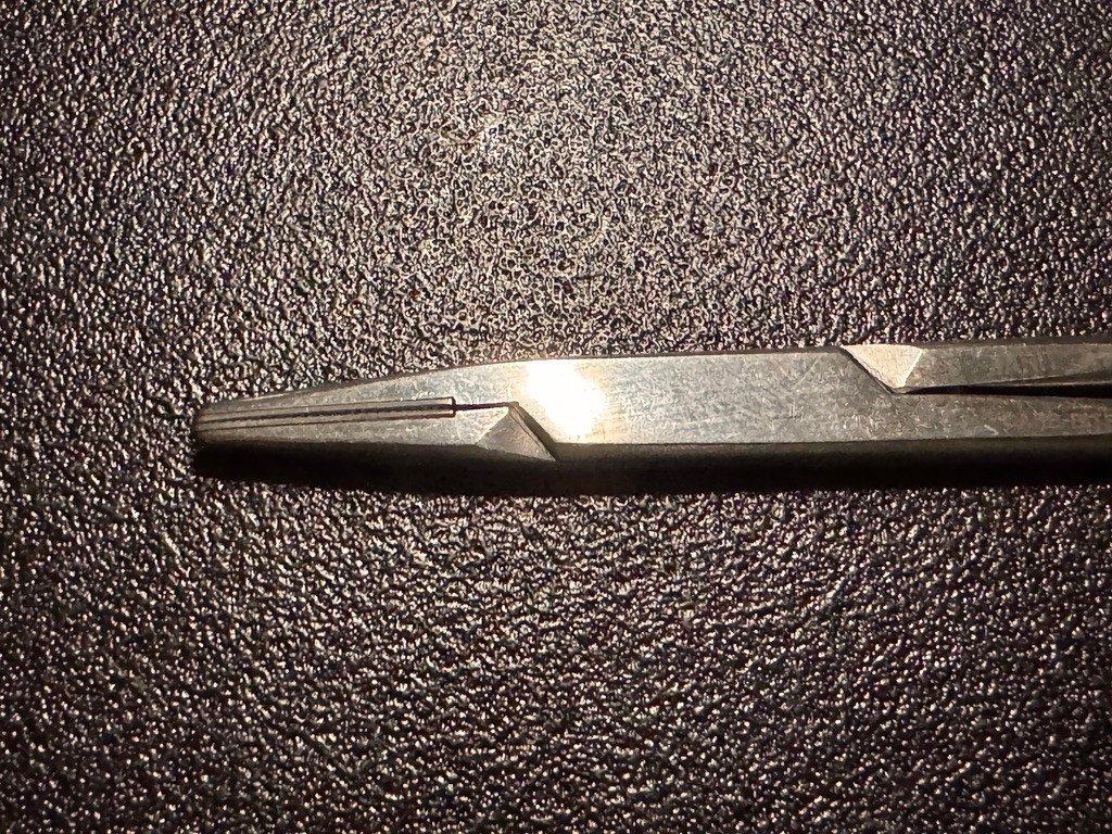 Jaw photo of Jarit 121-200 Sarot Needle Holder, Carb-Bite, 7.25"