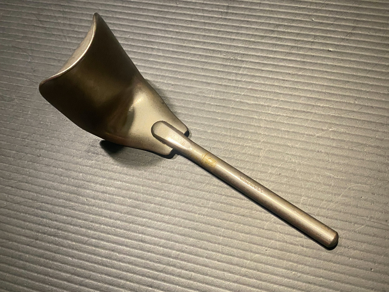 Handle photo of AMP Iron Intern G-12 Richardson Retractor Blade, 1.5" X 2.5"