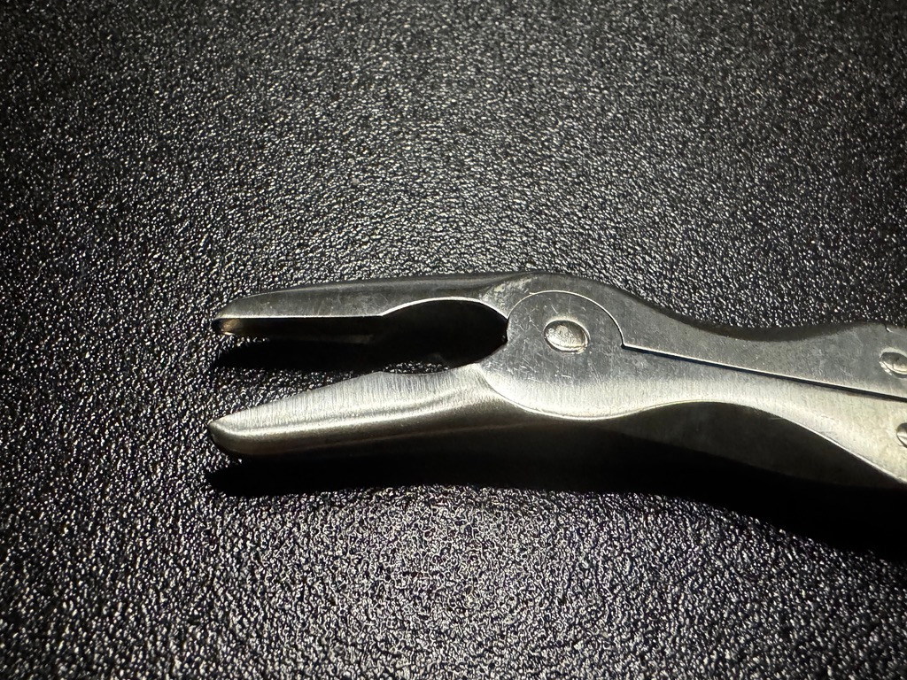 Jaw photo of Aesculap FO527R Leksell Duckbill Rongeur, ANG, 3 X 16mm