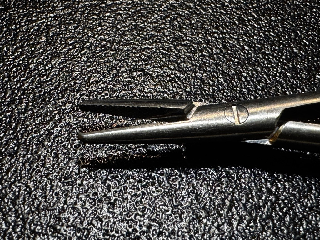 Jaw photo of V. Mueller CH8589 Vital Castroviejo Needle Holder, TC, 8.75"